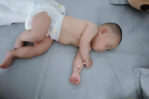 进贤宝宝肠胀气的症状